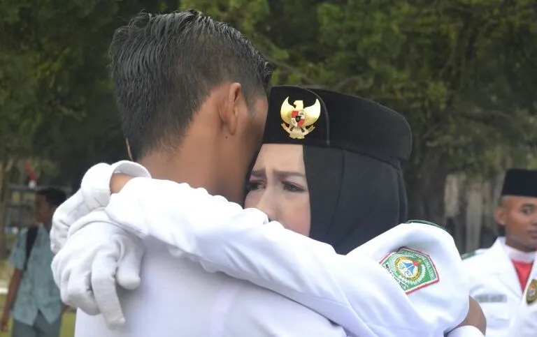 Sukses Kibarkan Bendera, Paskibra Lumajang Menagis Haru dan Bahagia