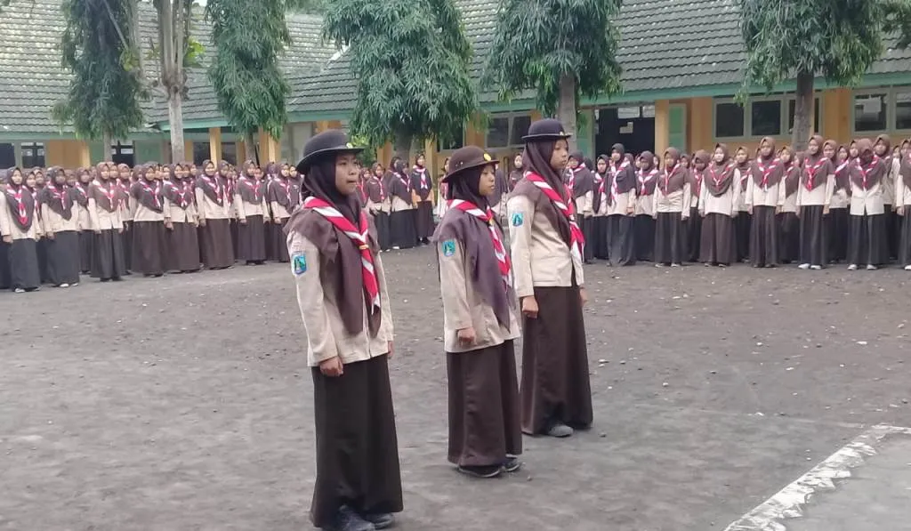 MA Nuris Bades Gelar Apel Hari Pramuka ke-57 Tahun