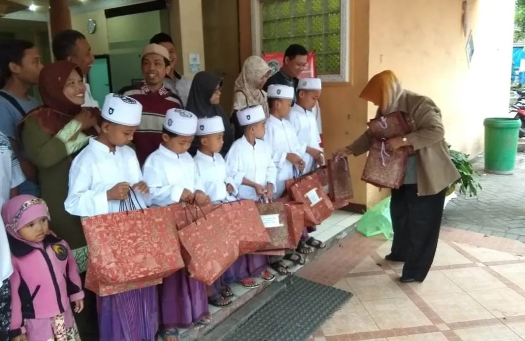 SPSI Lumajang Gelar Sunatan Bagi Anak-anak Karyawan