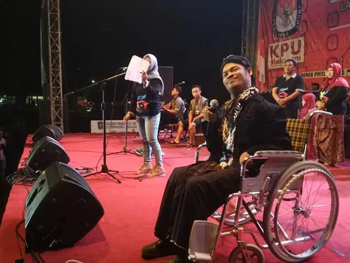 Dibalik Keterbasan Fisik, Cak Hadi Terus Berkarya Demi Lumajang