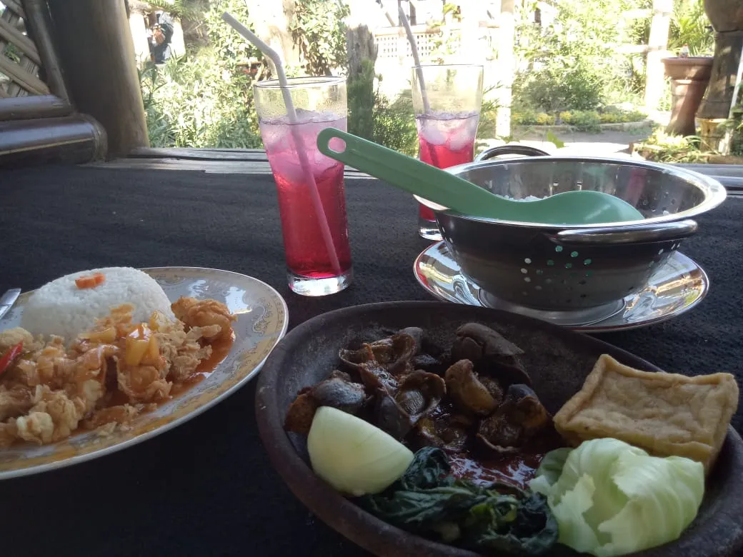 Kriyuk, Cafe Mahameru Olah Kangkung Menjadi Crispy