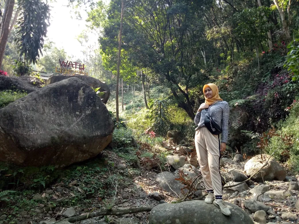 Kemarau, Keindahan Air Terjun Semingkir Kebun Teh Gucialit - Lumajang Lenyap