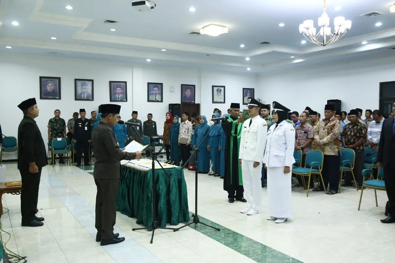 Cak Thoriq Lantik dan Pesan Ngopi Bagi Kades PAW Tunjung dan Wonosari