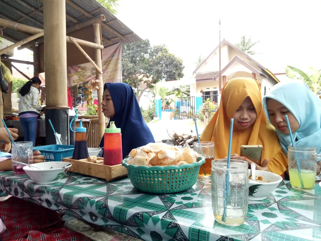 Cilok Mercon Gesang Mbak Ana Laris Manis Usai Viral di Medsos