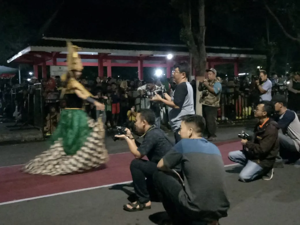 Model BALOS Jadi Buruan Photografer dan Netizen Lumajang