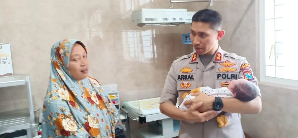 Lumajang Digegerkan Penemuan Bayi Dibuang di Tumpeng