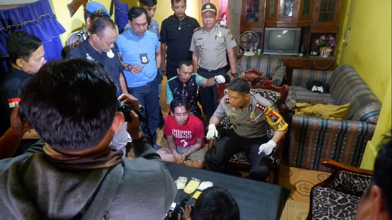 Kapolres Lumajang Datangi Rumah Pengedar Ribuan Pil Koplo Tempeh
