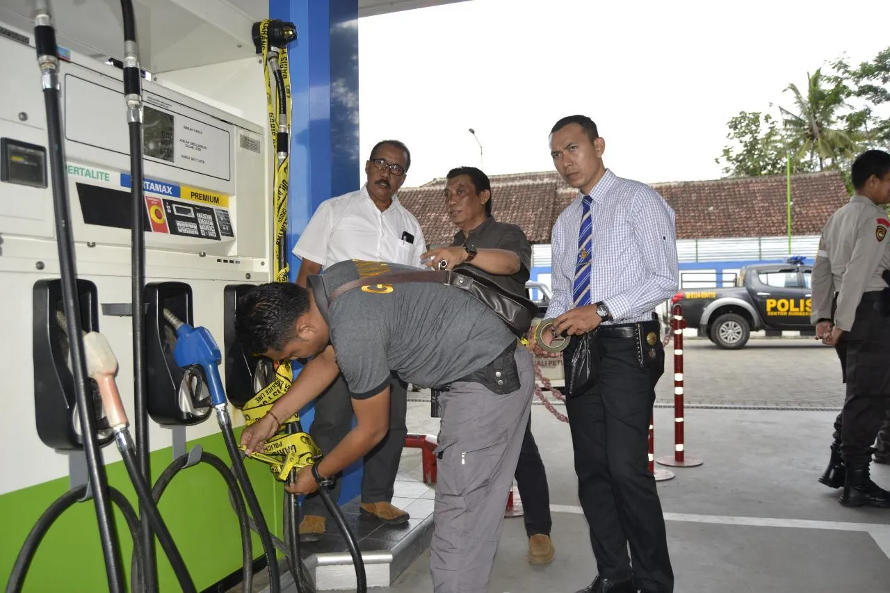 Polres Lumajang Amankan Mobil Modifikasi dan Segel SPBU Sentul