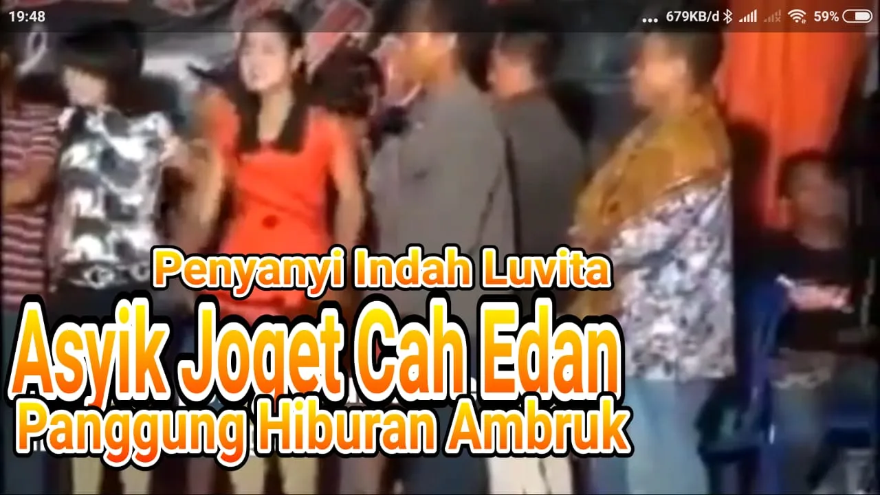 Video : Indah Luvita Nyanyi Lagu Cah Edan Panggung Ambruk