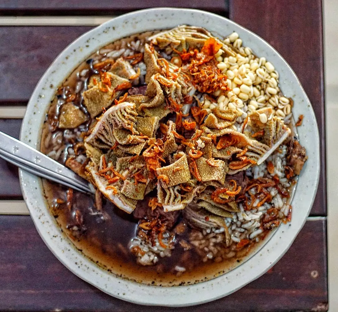 Warung Riduwan Rawon Legendaris Lumajang