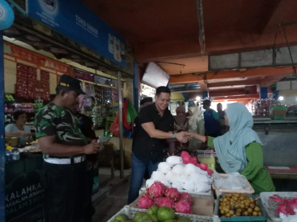 Serap Aspirasi Pedagang, Ferlyanto Blusukan ke Pasar Pasirian Lumajang