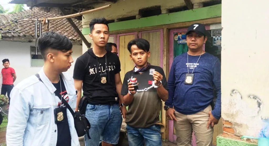 Edarkan Sabu Pemuda Pasirian Ditangkap Polisi Dipinggir Jalan