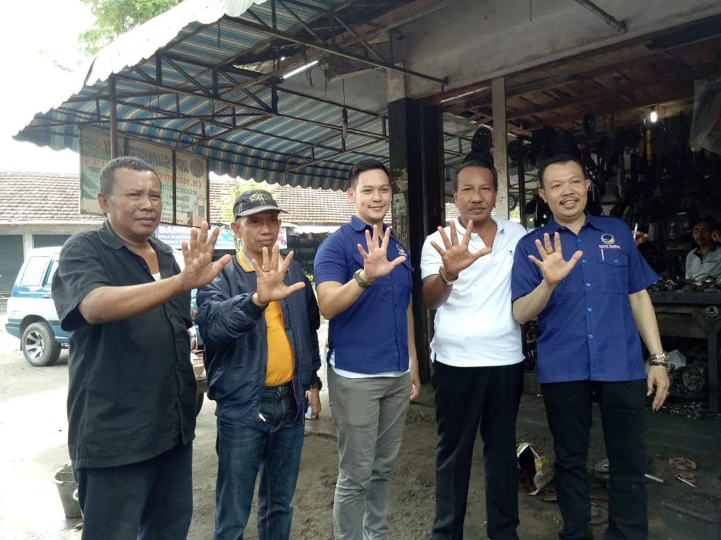 Artis FTV Blusukan ke Pasar Serangin Lumajang.