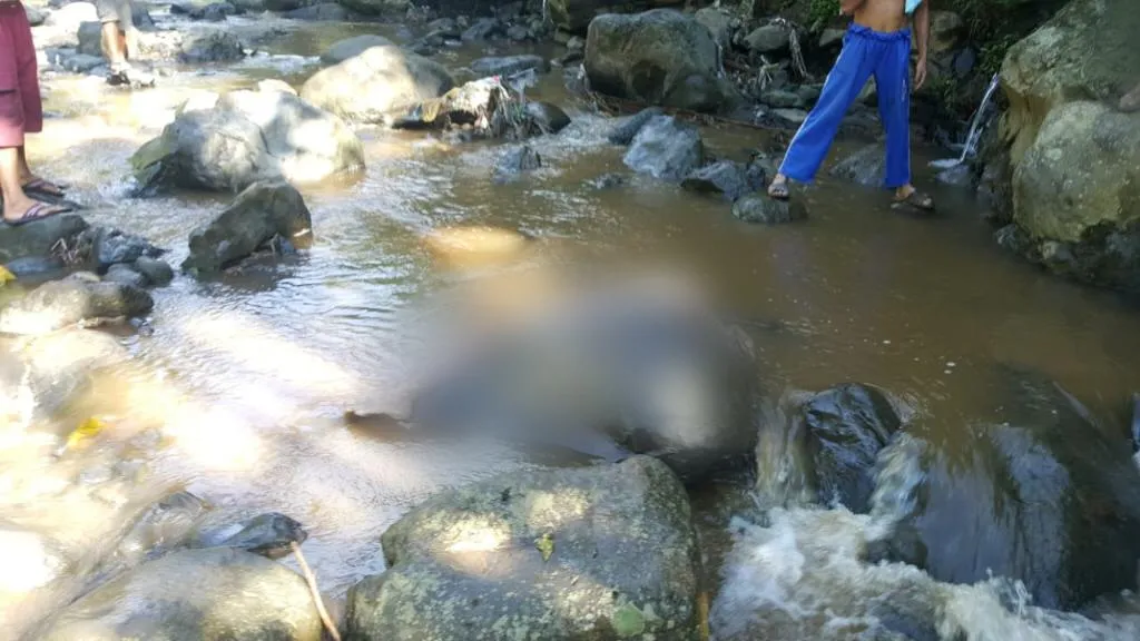 Mayat Perempuan Tanpa Identitas Ditemukan di Sungai Senduro