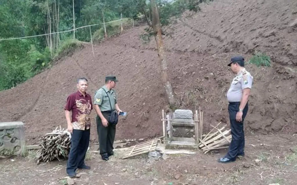 Patung Padmasari Simbol Umat Hindu Argosari Dirusak Tangan Jahil