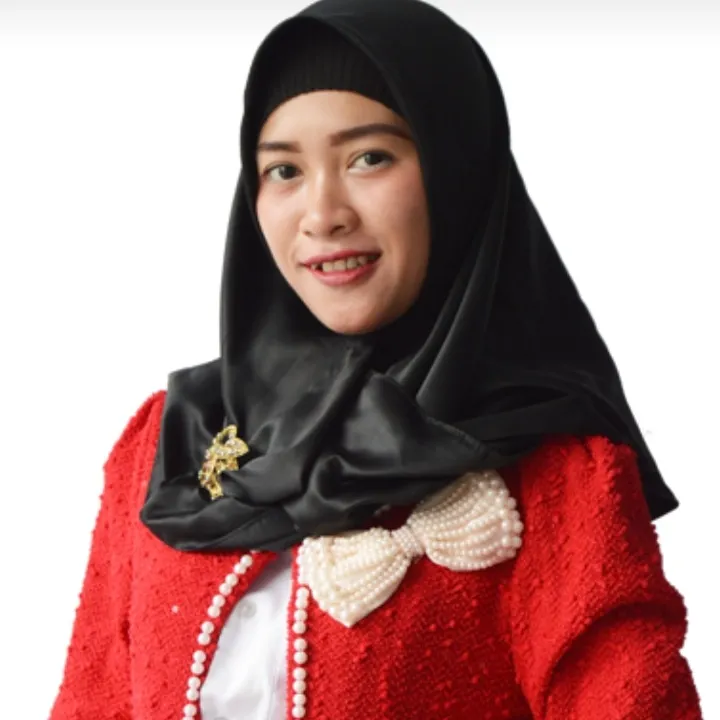 Dara Artis Lumajang Multitalenta Berparas Cantik
