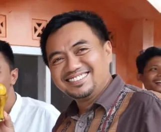 Ridhol Mujib memilih Banyak Senyum Saat Bekerja