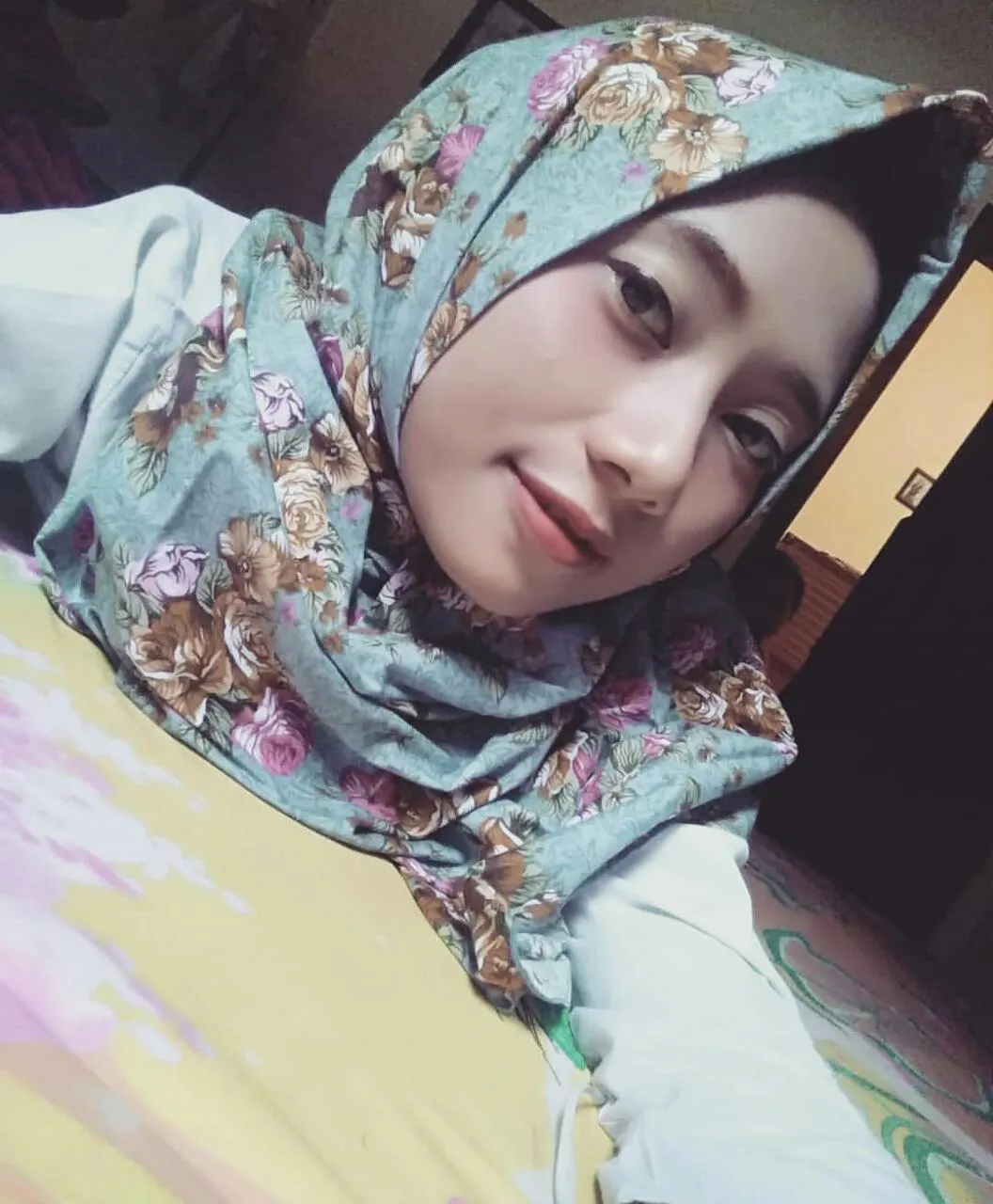 Yuni Isnaini Penjual Cilok Cantik Bikin Warganet Kepincut