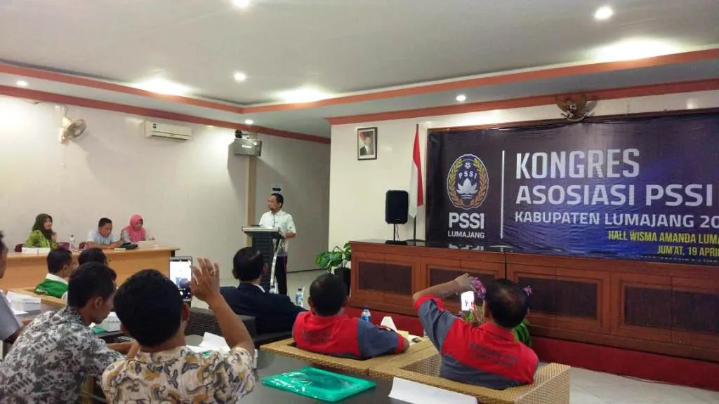 Cak Thoriq Buka Kongres Tahunan Askab PSSI Lumajang