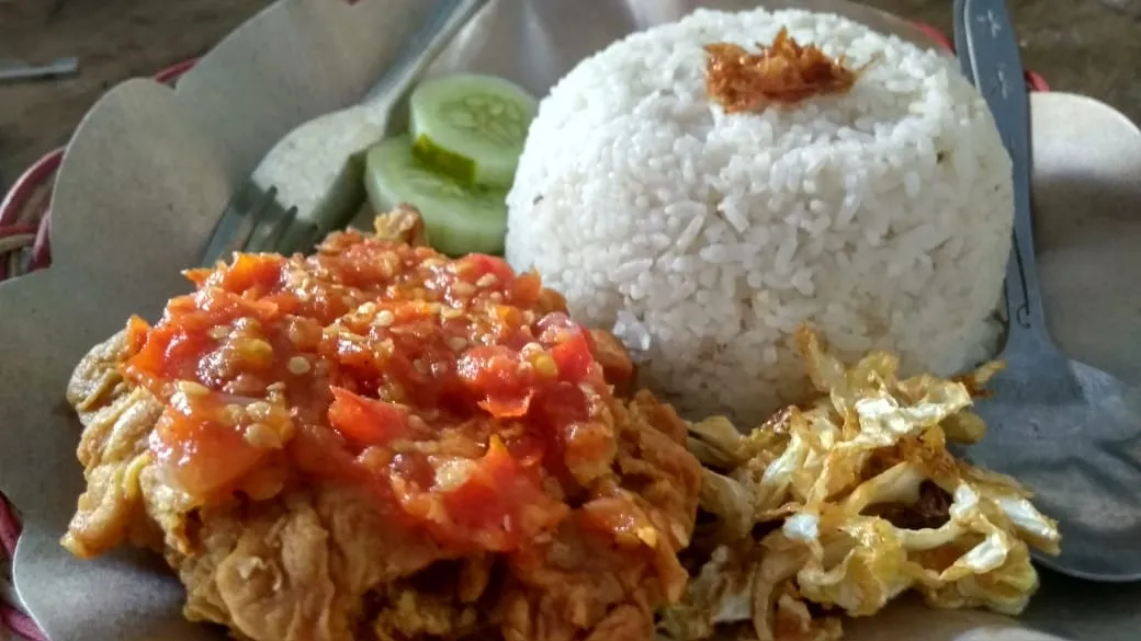 Ayam Geprek ala Recycle Coffee Lumajang, Harga Murah Rasanya Mewah