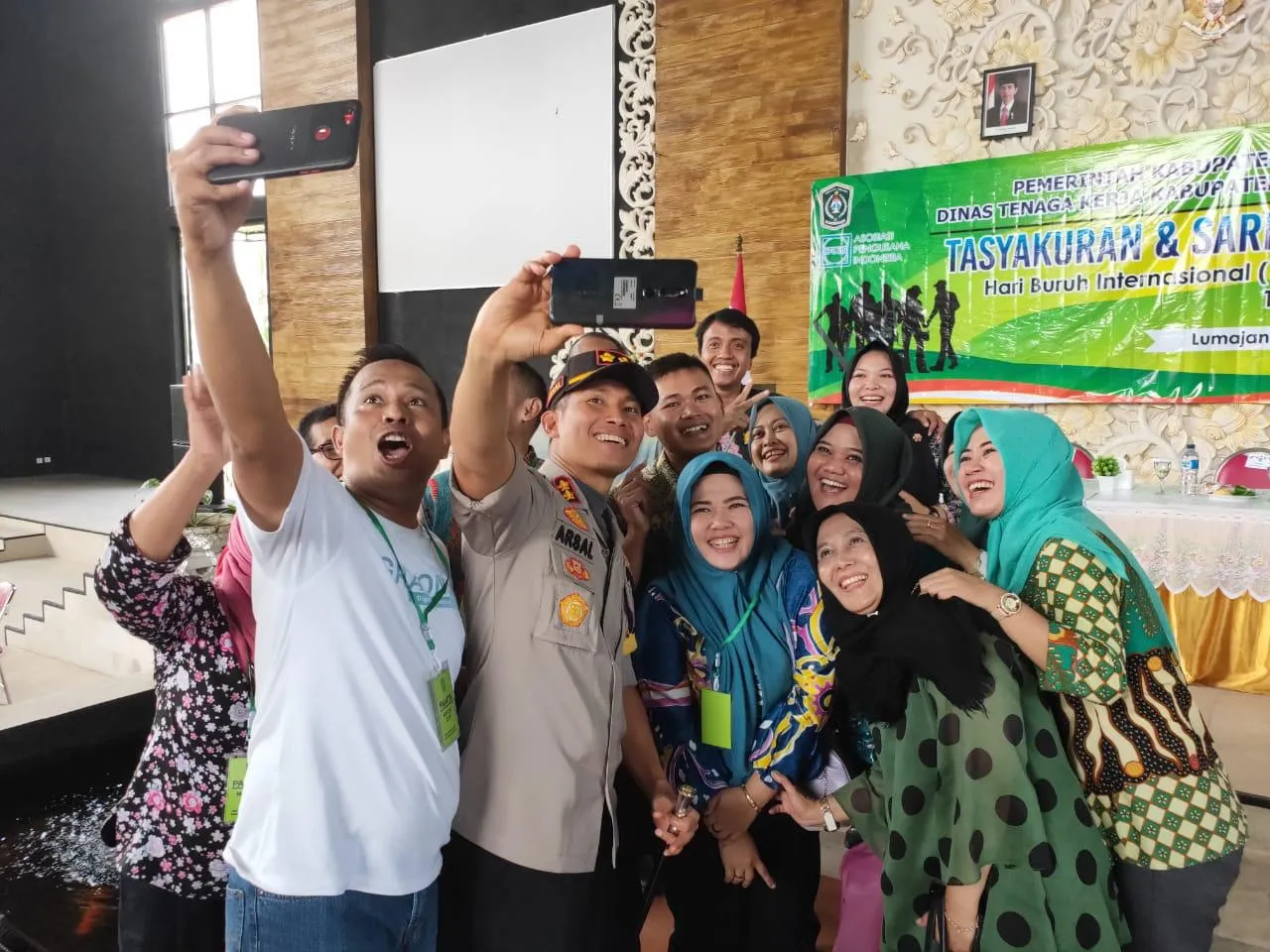 Kapolres Lumajang Jadi Buruan Selfie di Peringatan Hari Buruh