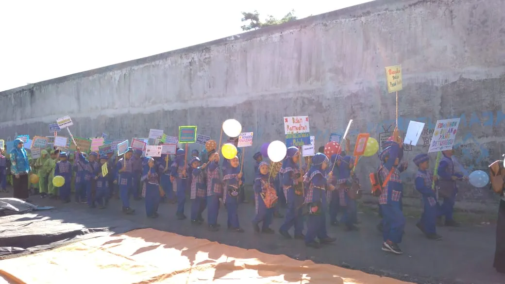 Anak Sukodono Sambut Ramadan Gelat Pawai Obor, Balon dan Drum Band