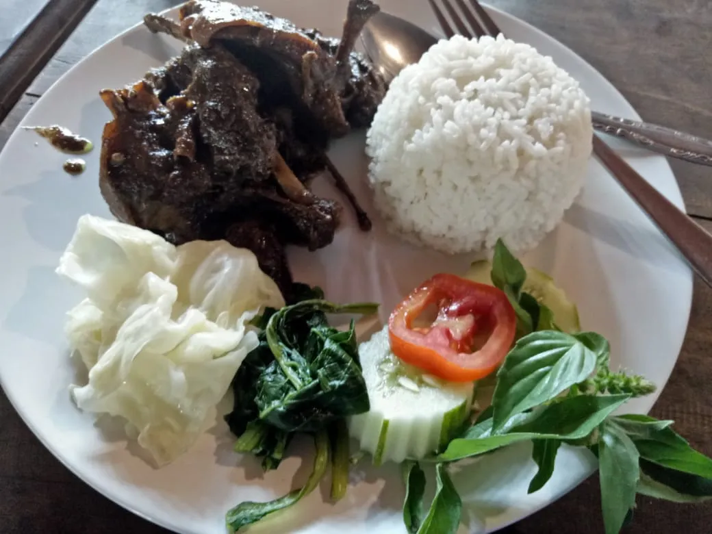 Huahh! Pedas Gurih Racikan Nasi Bebek Madura Bikin Ketagihan
