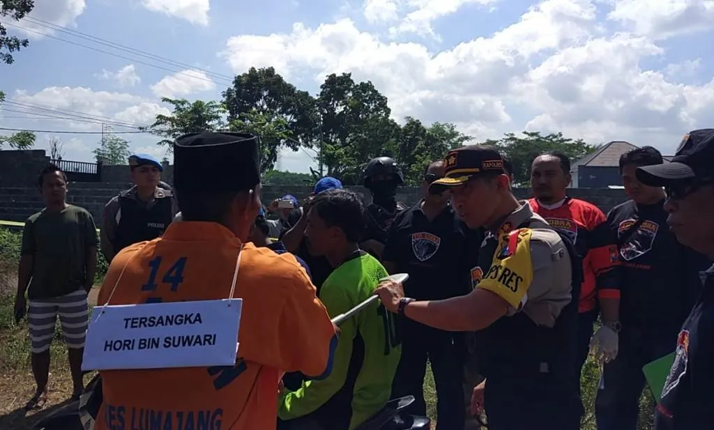 Polisi Rekonstruksi Pembunuhan Salah Sasaran Motif Gadai Istri Sombo Lumajang