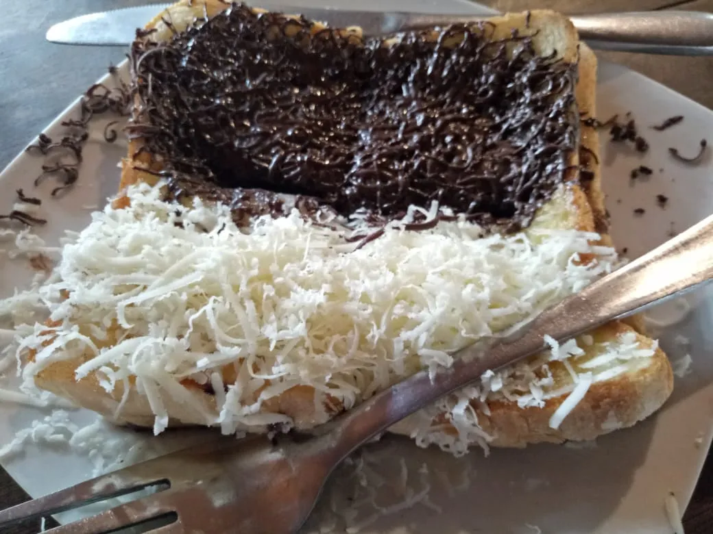Enaknya Roti Bakar Premium dengan Pastry Puff Tekstur Crispy, Yuk Diicip