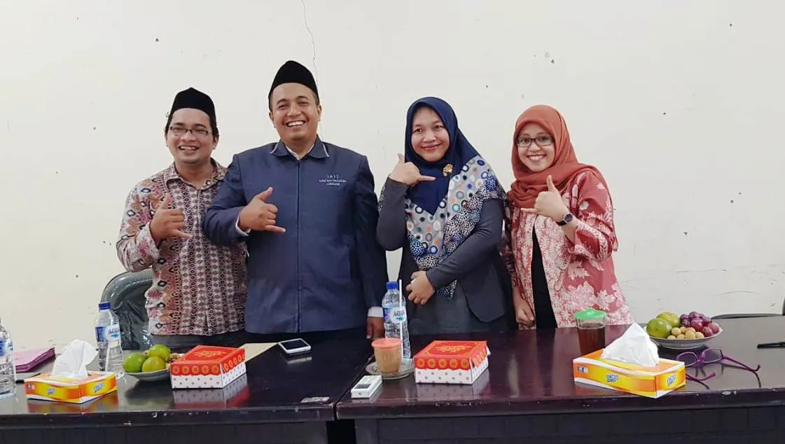Dr. Jannah Uji Skripsi Mahasiswa Prodi KPI IAI Syarifuddin Lumajang