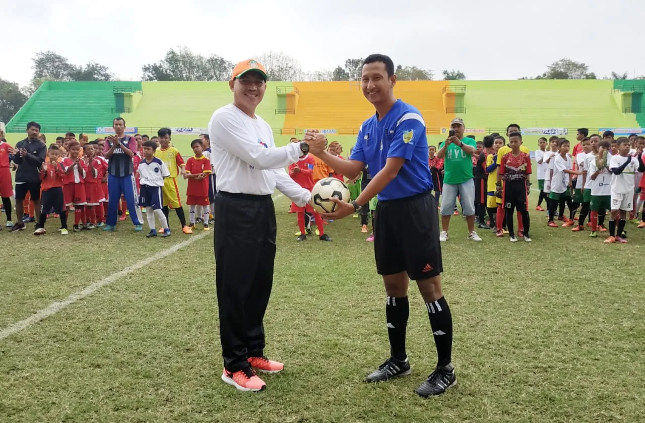 Pj Sekda Buka Turnamen Sepak Bola Piala Bupati Lumajang se Jawa-Bali U-12