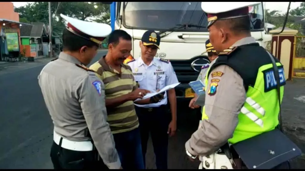 Truck Pasir dan Barang Mulai Dilakukan Pembatasan Jam Operasional
