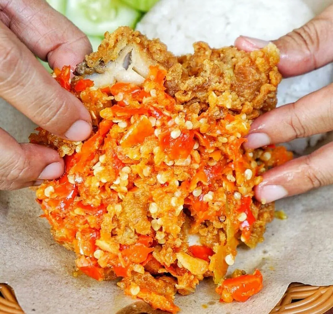 Sensasi Pedas dan Gurih di Ayam Geprek CikCok