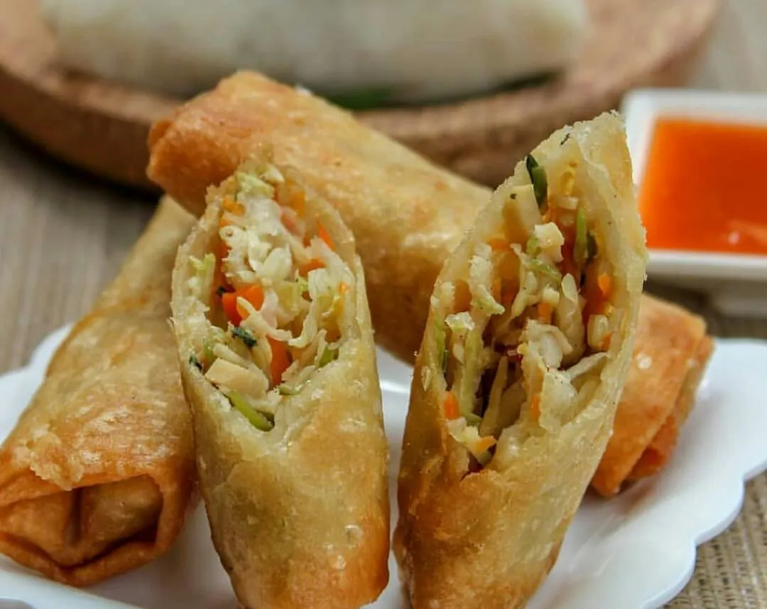 Enaknya Lumpia Basah Kekinian dengan Berbagai Toping