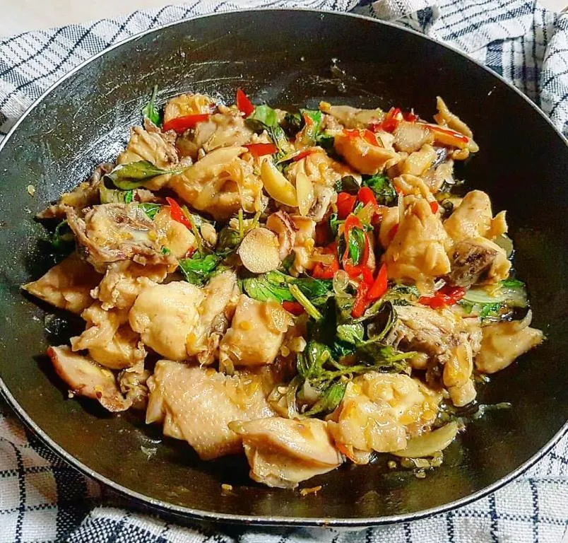 Oseng Ayam Krispi Juragan PJR Lumajang, Renyah Dipadu Kuah Pedas