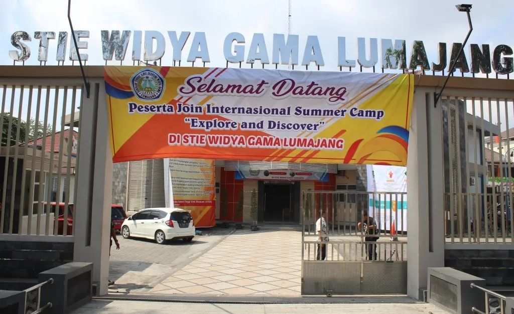Mahasiswa Manca Negara Ikuti Summer Camp STIE Widya Gama Lumajang