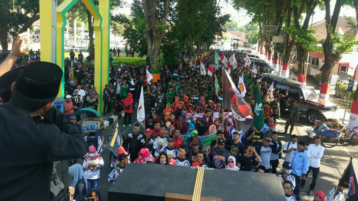 Gema Sholawat Sejukan Aksi Akbar Dukung Kapolres Lumajang