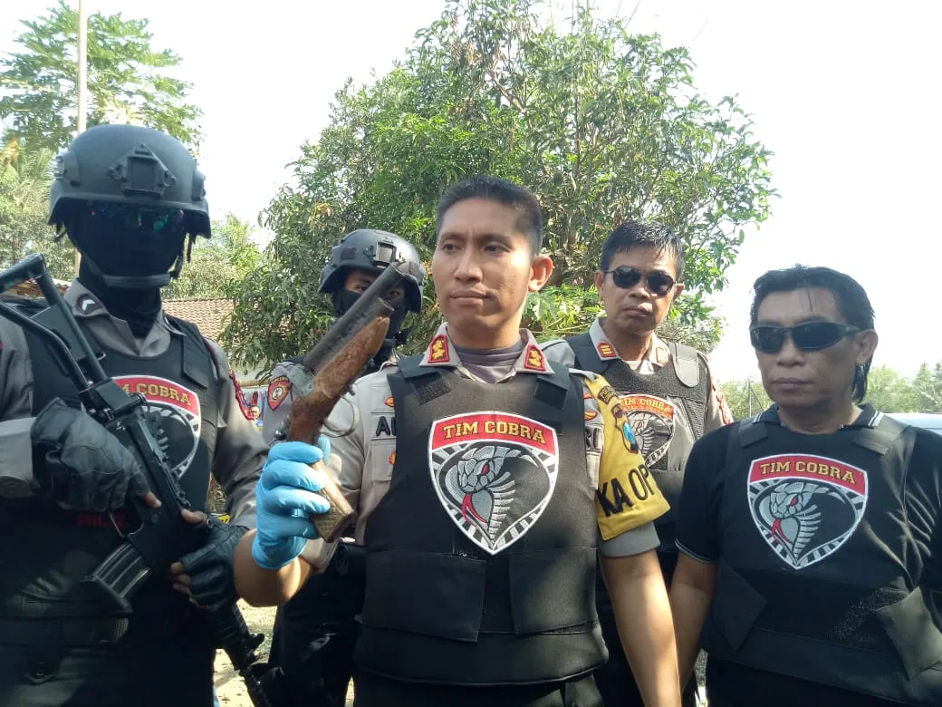 Waduh..! Tim Cobra Temukan Senpi Rakitan Saat Operasi Begal di Randuagung