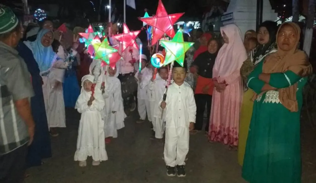 Pawai Lampion dan Santunan Anak Yatim TK Pembangunan VIII Kalidilem