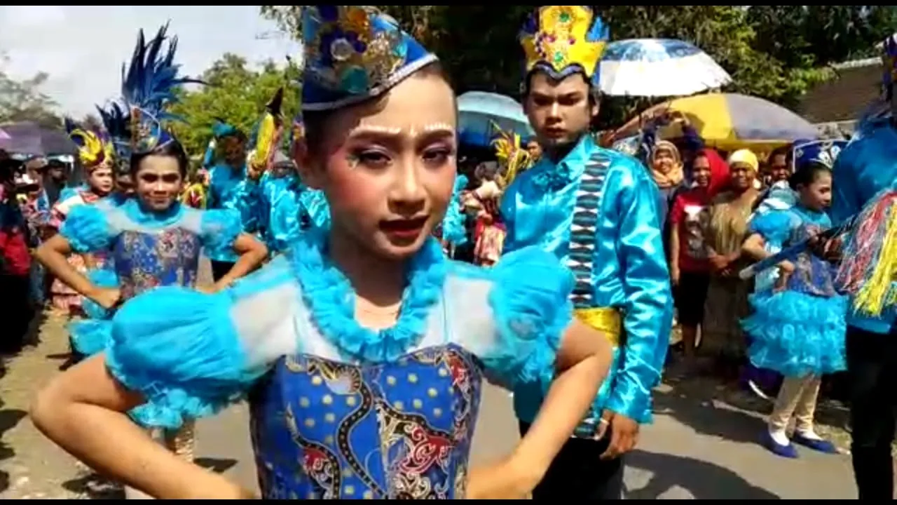Meriahnya..! Karnval Desa Banyuputih Kidul Jatiroto Hingga Tengah Malam