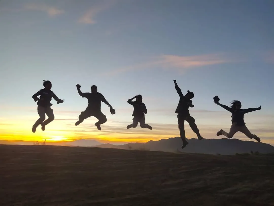 Indahnya Mengejar Sunset di Puncak B29 Lumajang