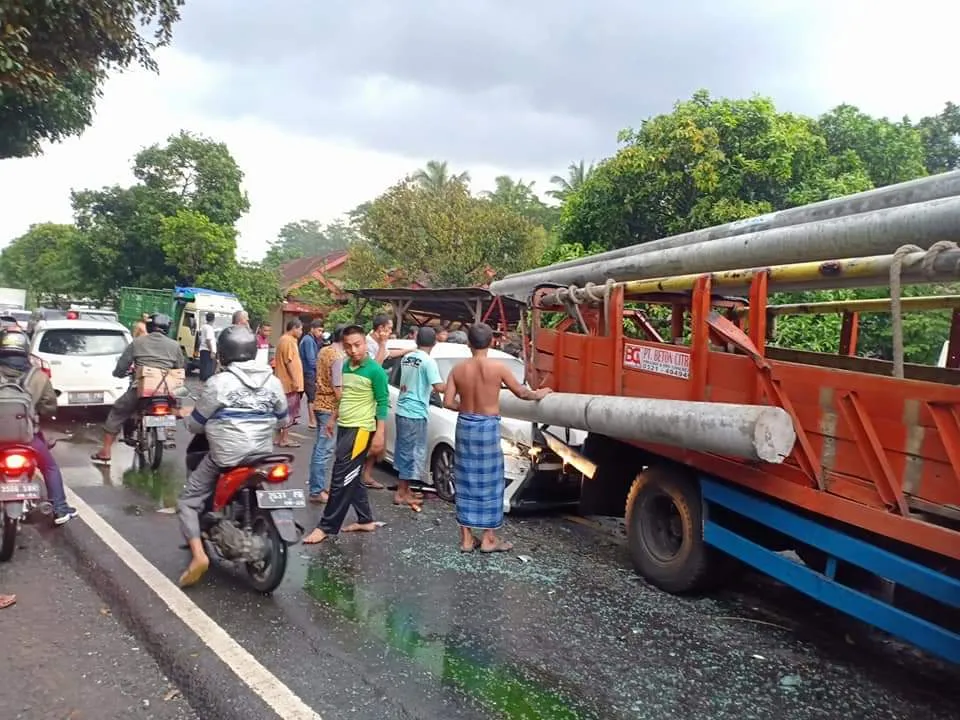 Sopir Mobil Yaris Tewas saat Terjadi Laka Ranuyoso