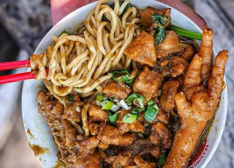 Mie Ayam Tunggal Rasa Idaman Penikmat Mie di Lumajang