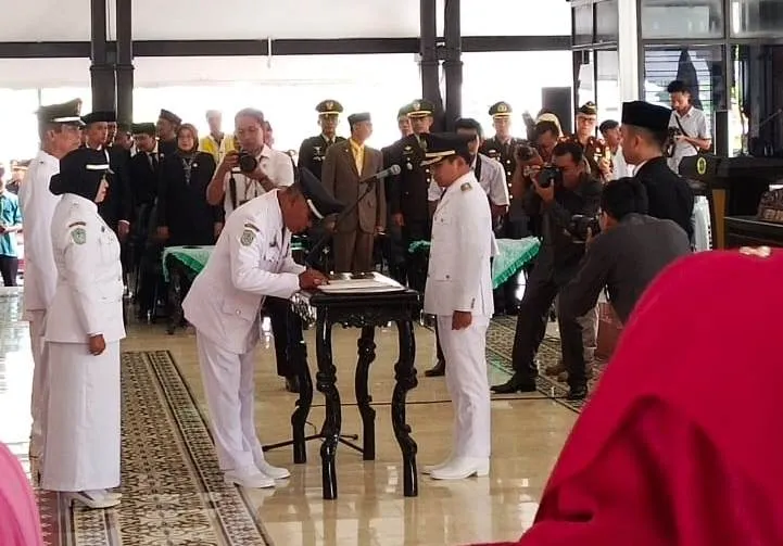 Bupati Lumajang Ingatkan Kades Terlantik Kelola Dana Desa