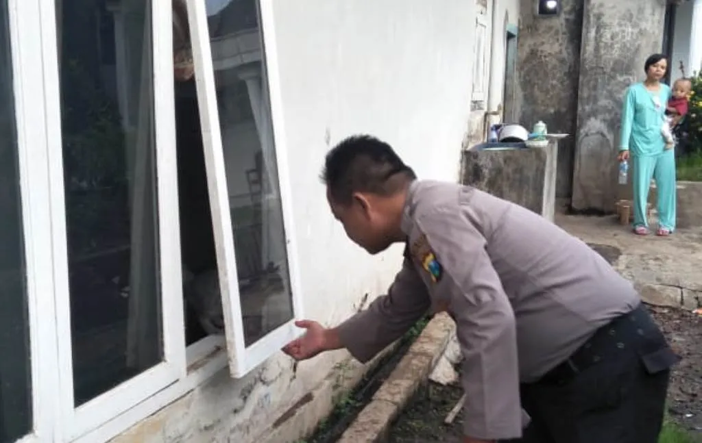 Rumah Warga Selok Awar Awar Lumajang Diobok-obok Kawanan Maling