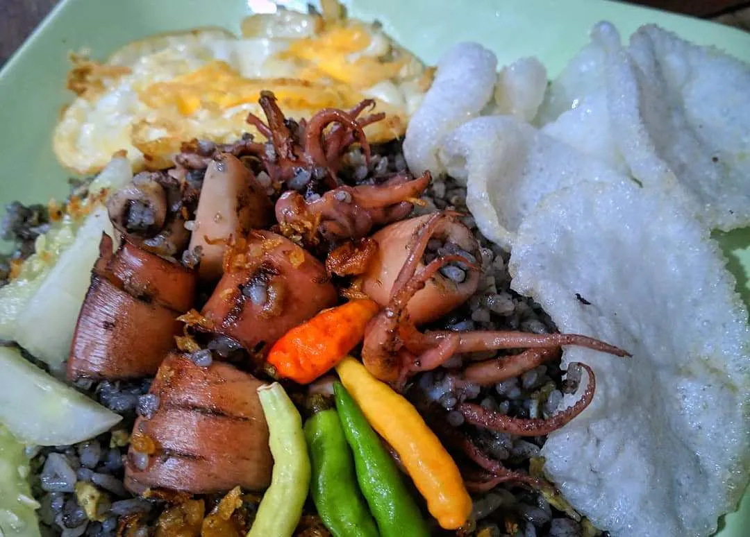 Enaknya..! Nasi Cumi Hitam WarunkSindoro Tempeh Lumajang