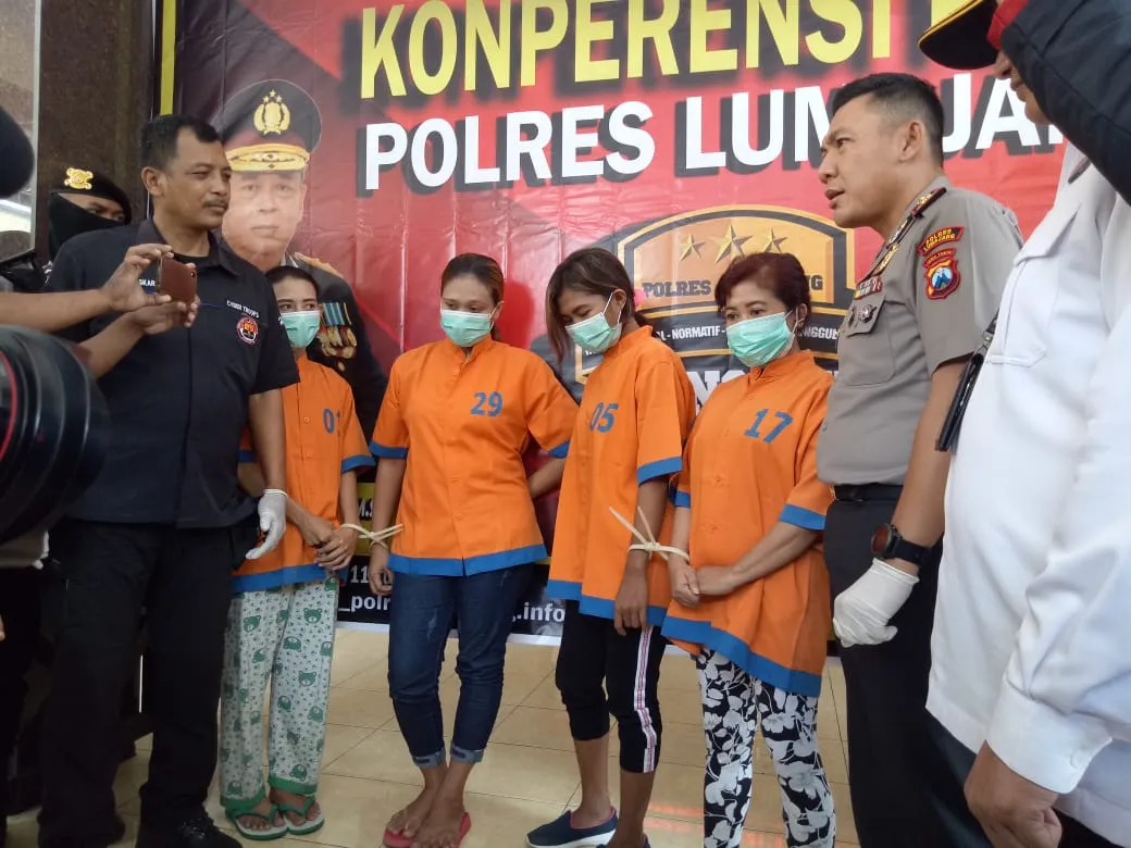 Junaida Janda Bandar Narokoba Lumajang Gelar Pesta Sabu di Dapur