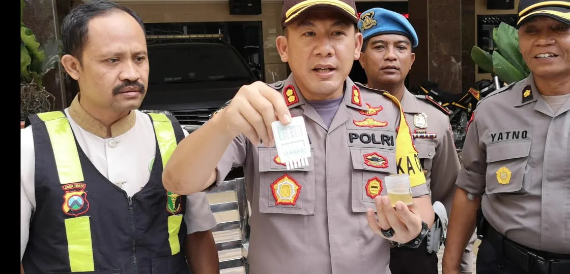Kapolres Lumajang Adakan Tes Urine Mendadak Seluruh Anggota