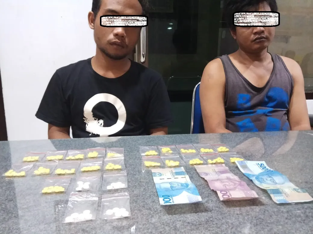 Dua Sekawan asal Kaliboto Kepergok Polisi Lumajang Edarkan Pil Koplo