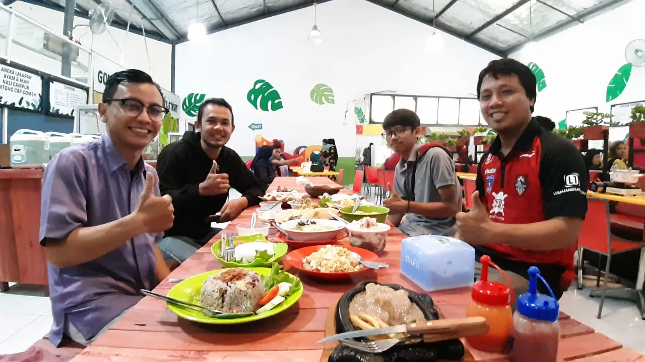Ge eS Foodcourt Tempat Kuliner Lumajang Harga Terjangkau